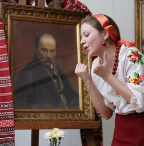 Анна Снігур, призерка просвітянського конкурсу читців поезій Т. Г. Шевченка 2009 року
